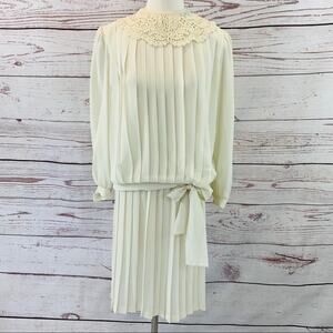 Dim The Lights Skirt Set Cream sheer vintage